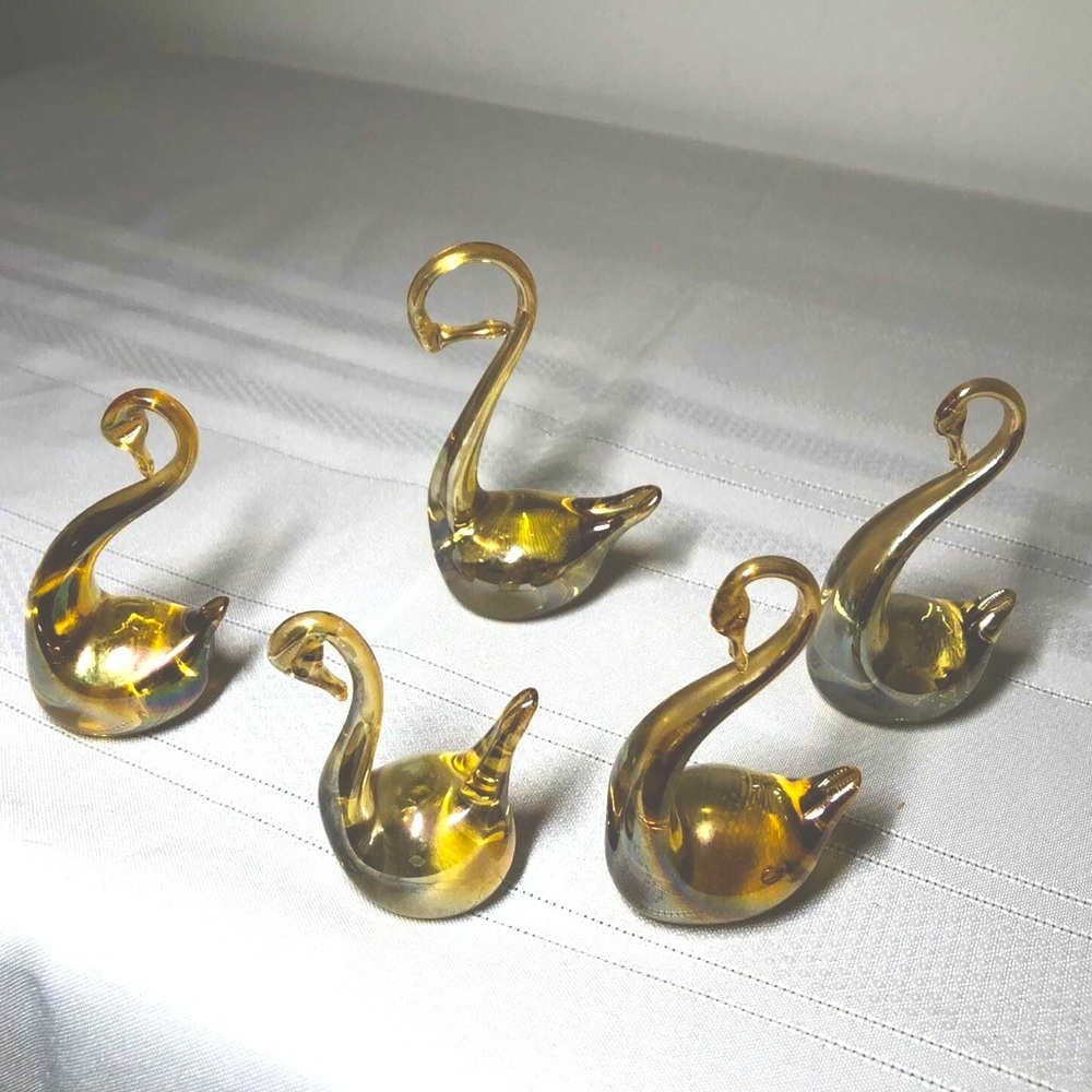 Glass Swans.  hand blown glass.  vintage. glass art. collectible. MCM